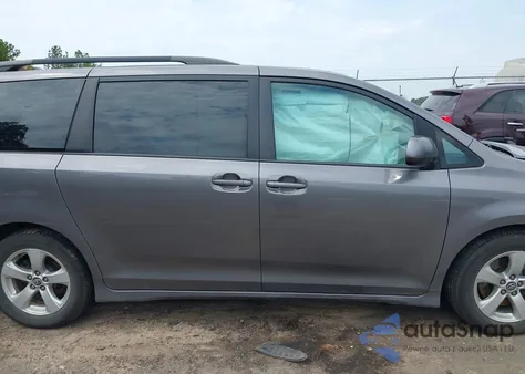 2018 Toyota Sienna Le 8 Passenger from USA, damaged, VIN 5TDKZ3DCXJS944116